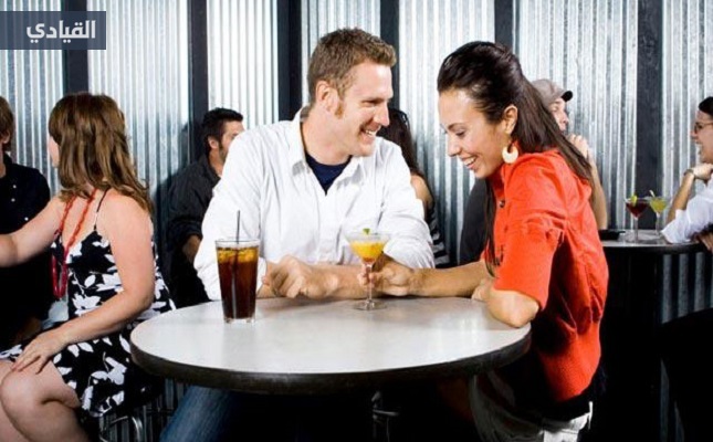 أمور تتمنى المرأة أن يقوم بها الرجل في مواعيدهم العاطفية